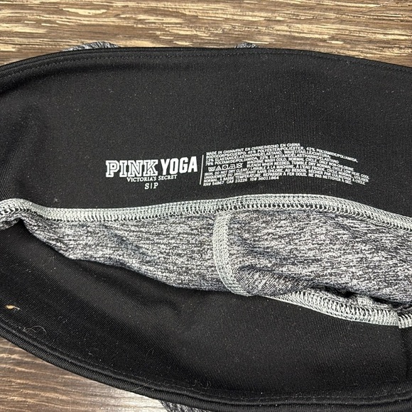 PINK Victoria's Secret Gray Leggings size small - Picture 4 of 4